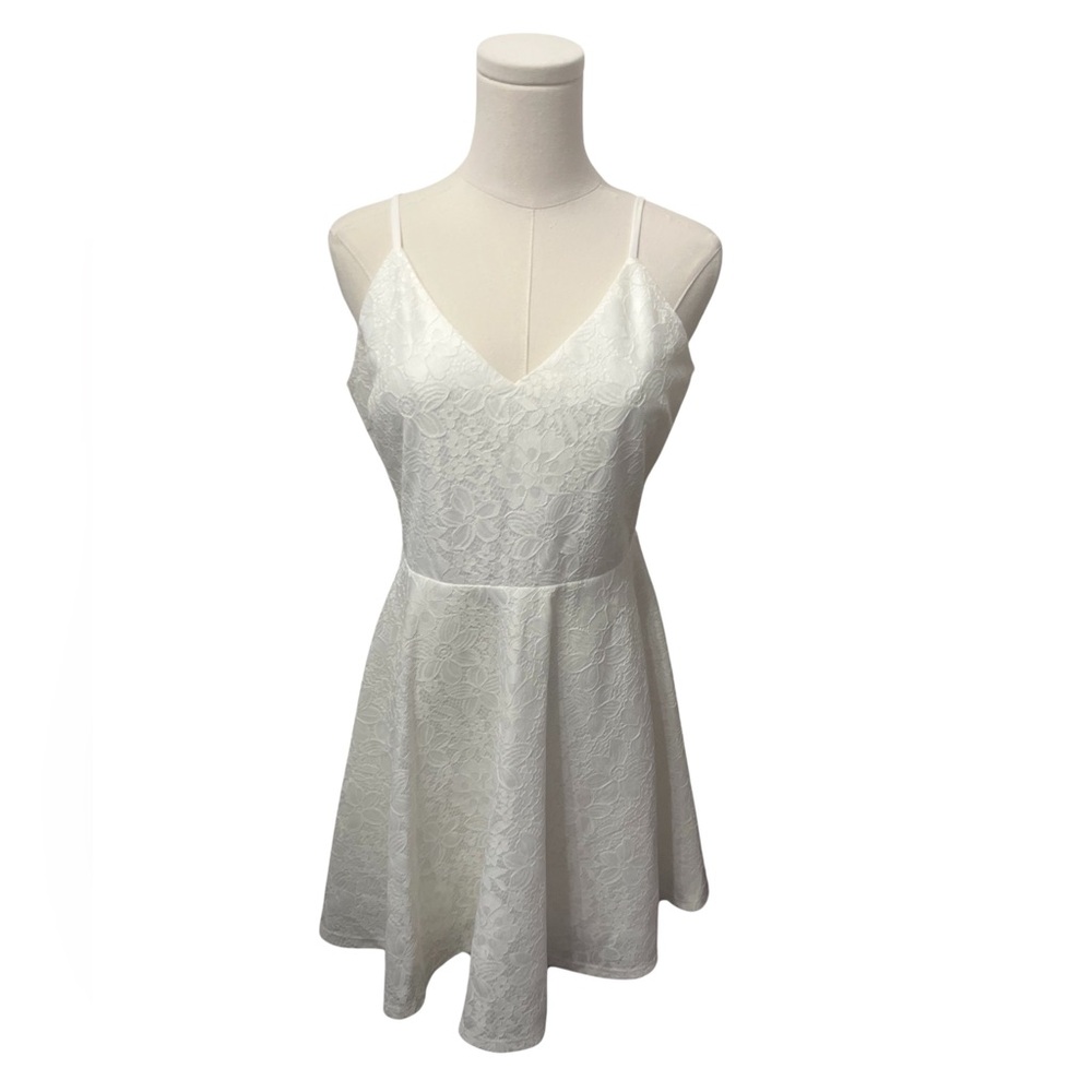 Elegant White Lace Dress